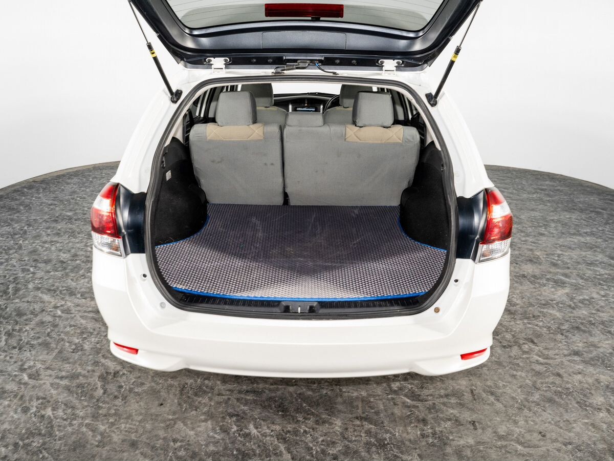 Toyota Corolla 2016 - фото автомобиля