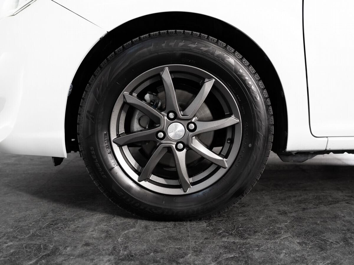 Toyota Corolla 2016 - фото автомобиля