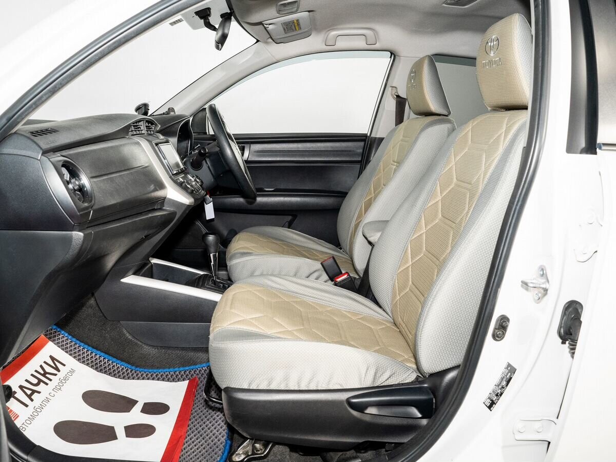 Toyota Corolla 2016 - фото автомобиля