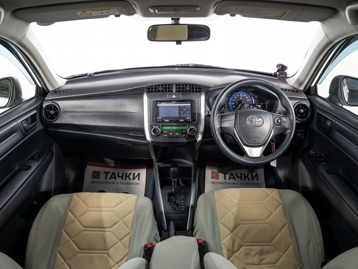 Toyota Corolla 2016 - фото автомобиля