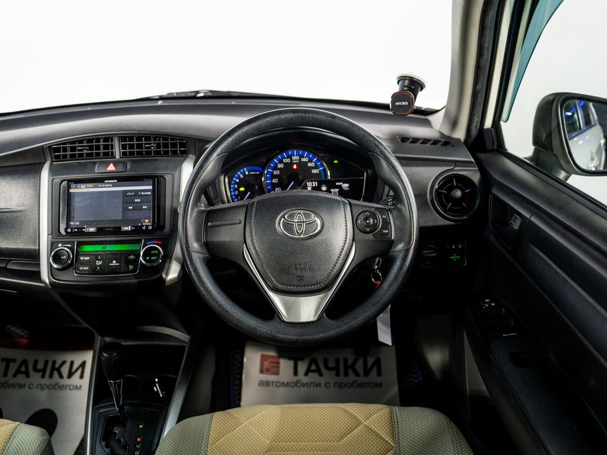 Toyota Corolla 2016 - фото автомобиля