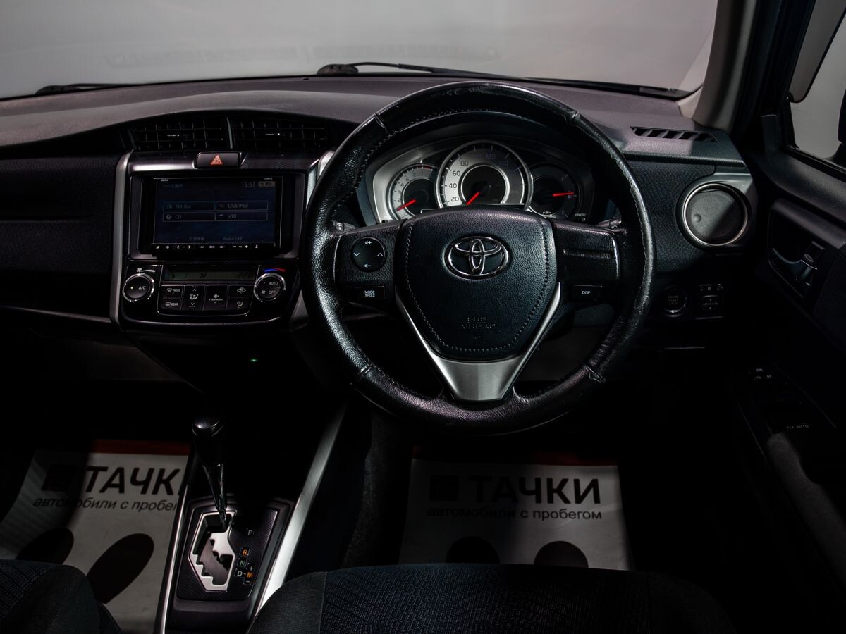 Toyota Corolla 2014 - фото автомобиля