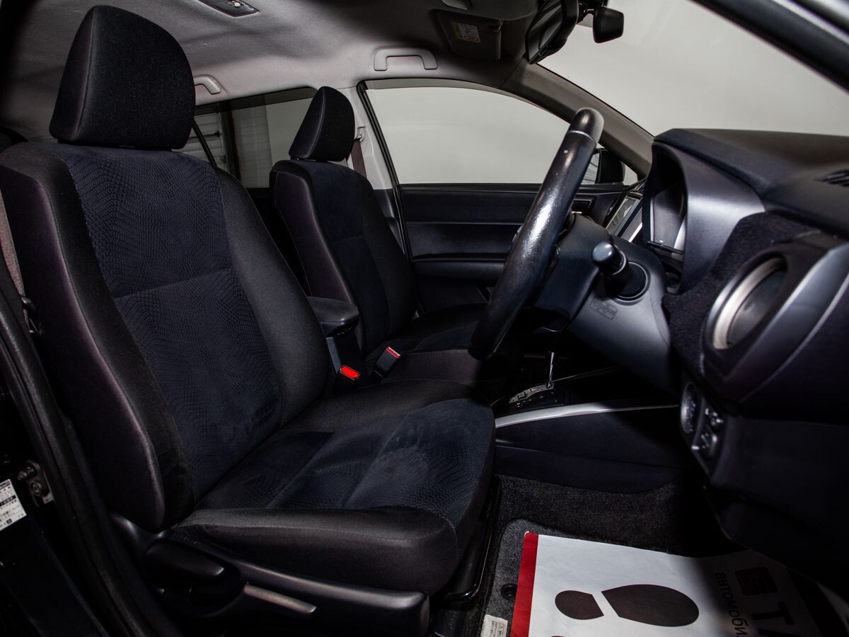 Toyota Corolla 2014 - фото автомобиля