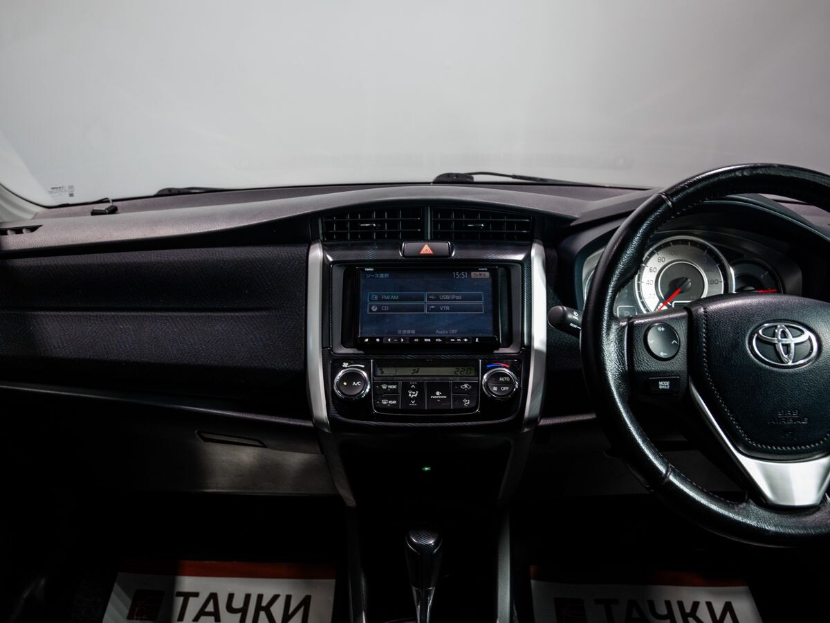 Toyota Corolla 2014 - фото автомобиля