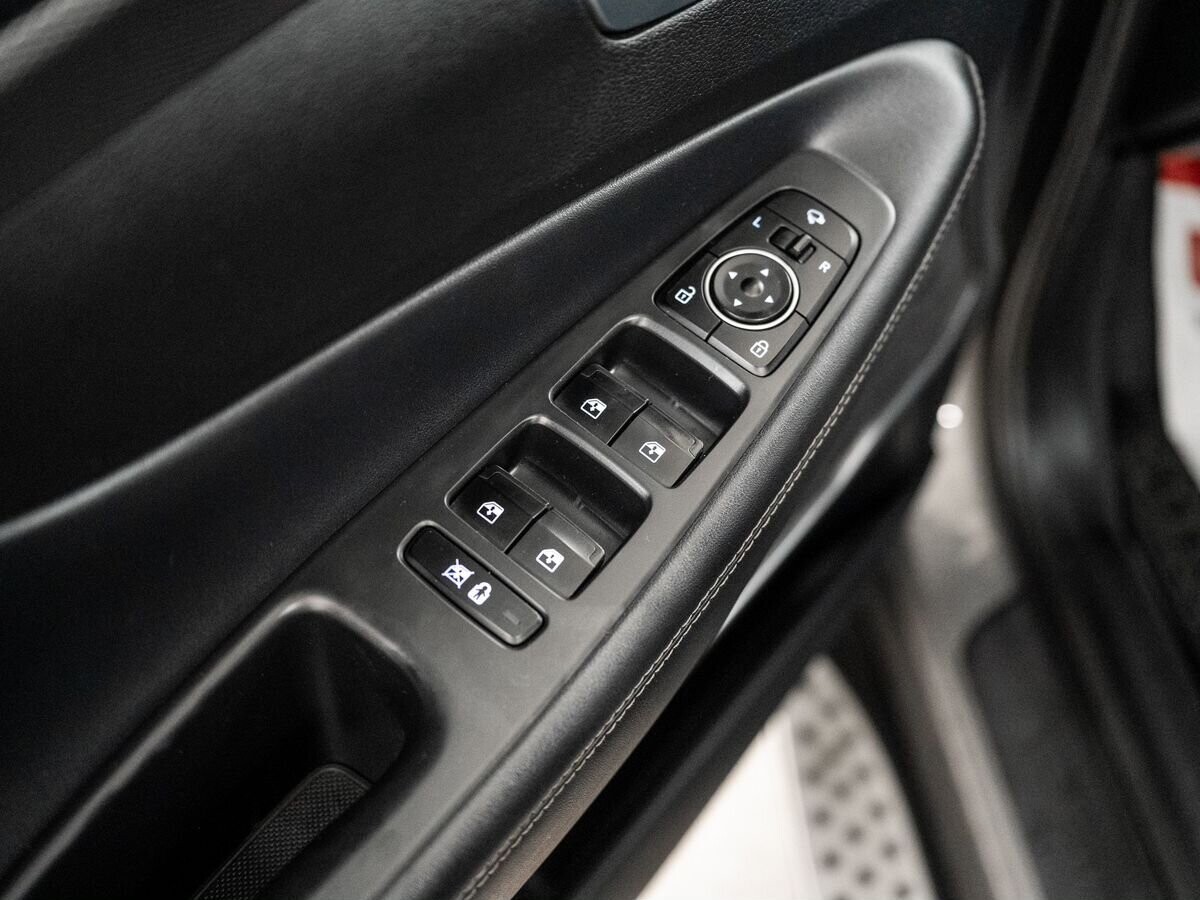 Hyundai Santa Fe 2018 - фото автомобиля