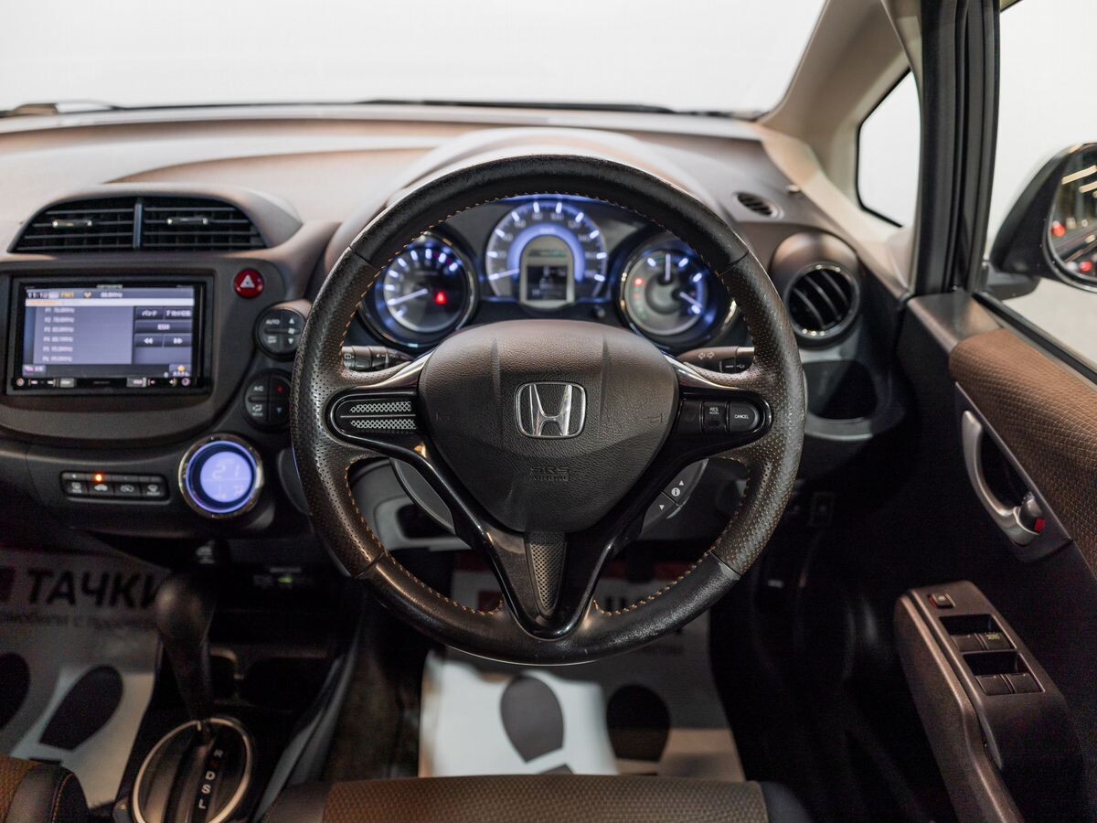 Honda Fit Shuttle 2012 - фото автомобиля