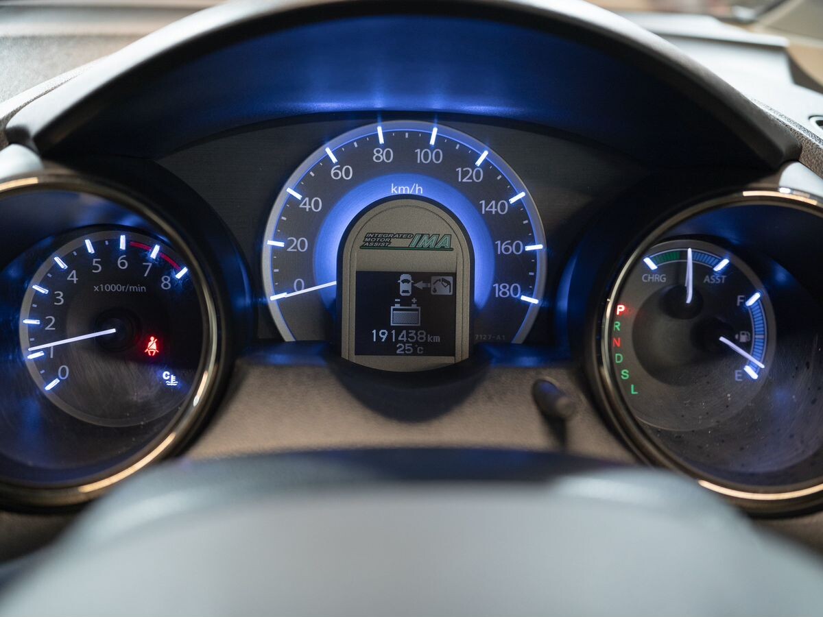 Honda Fit Shuttle 2012 - фото автомобиля