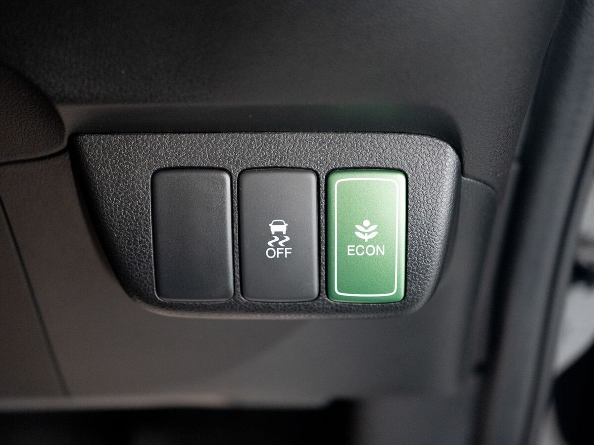 Honda Fit Shuttle 2012 - фото автомобиля