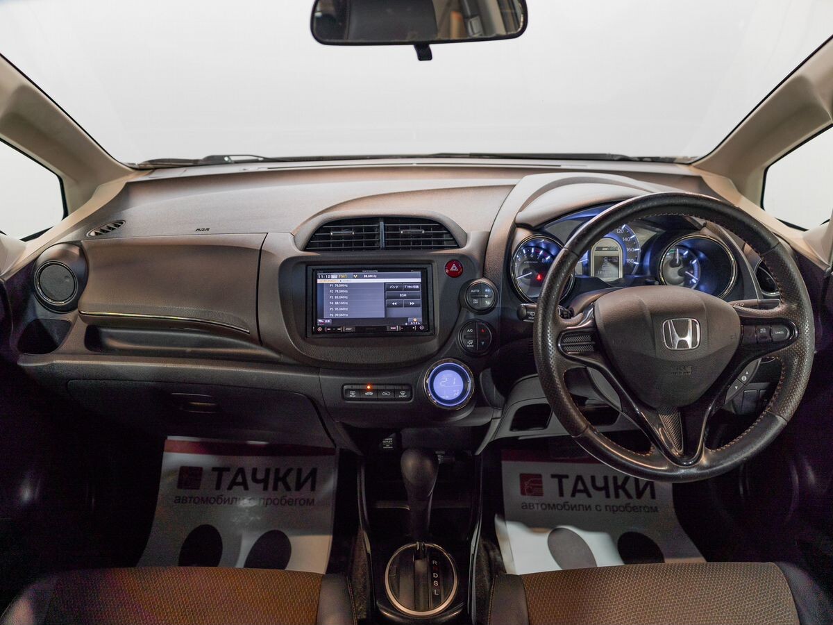 Honda Fit Shuttle 2012 - фото автомобиля