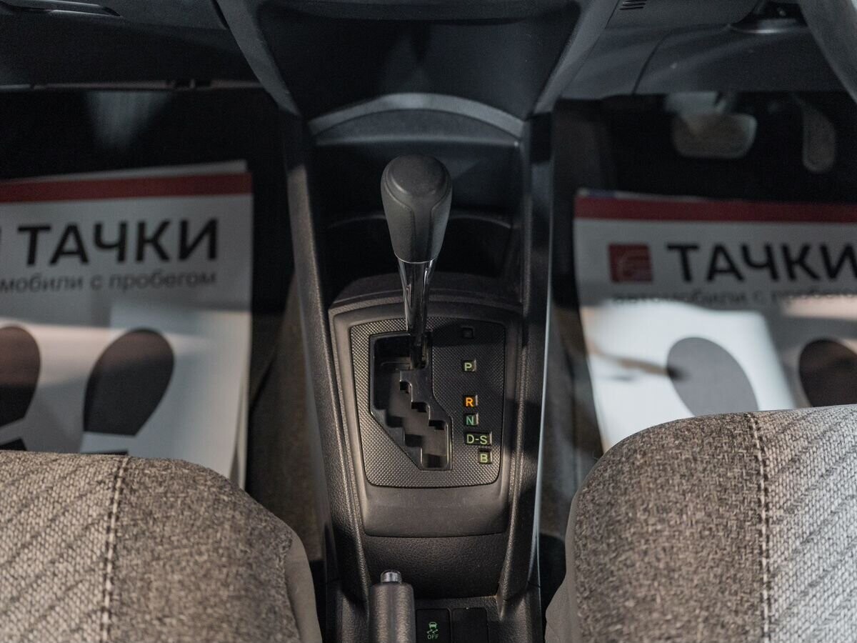 Toyota Corolla 2016 - фото автомобиля