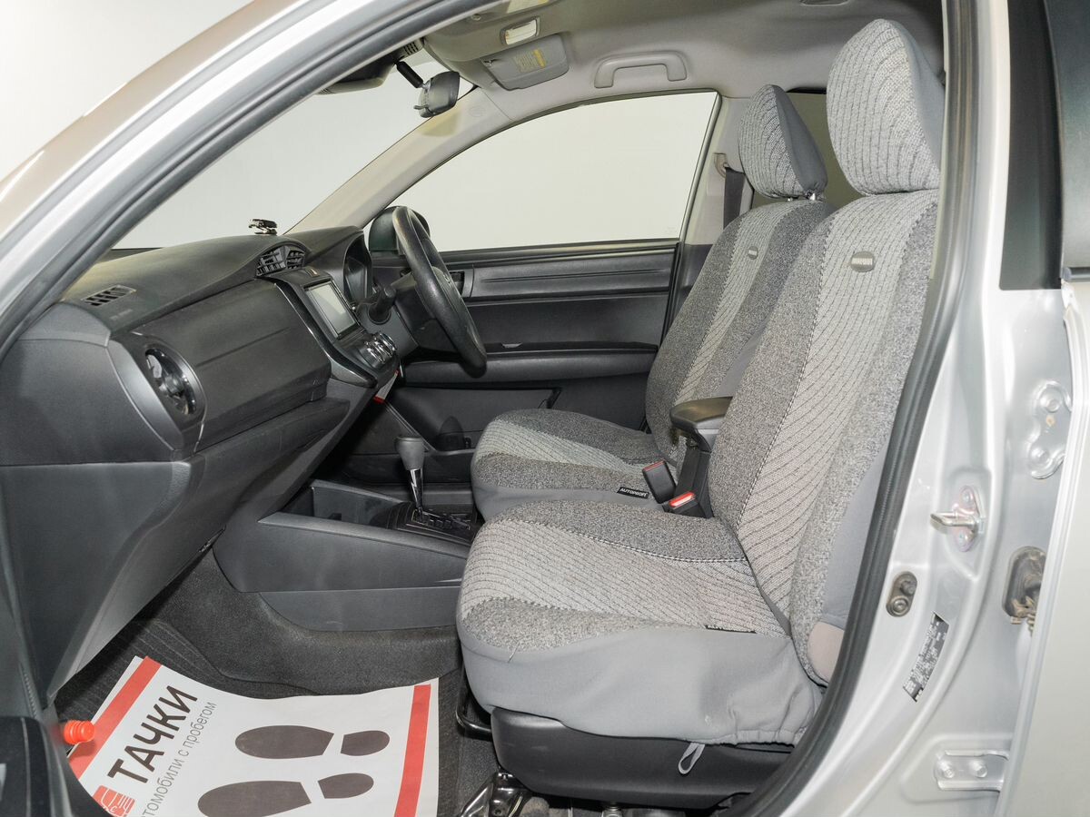 Toyota Corolla 2016 - фото автомобиля