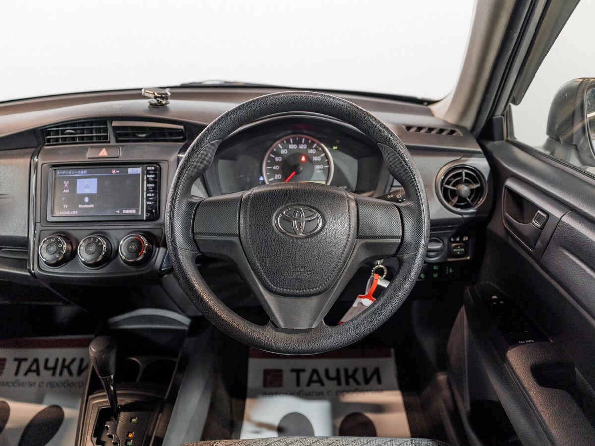 Toyota Corolla 2016 - фото автомобиля