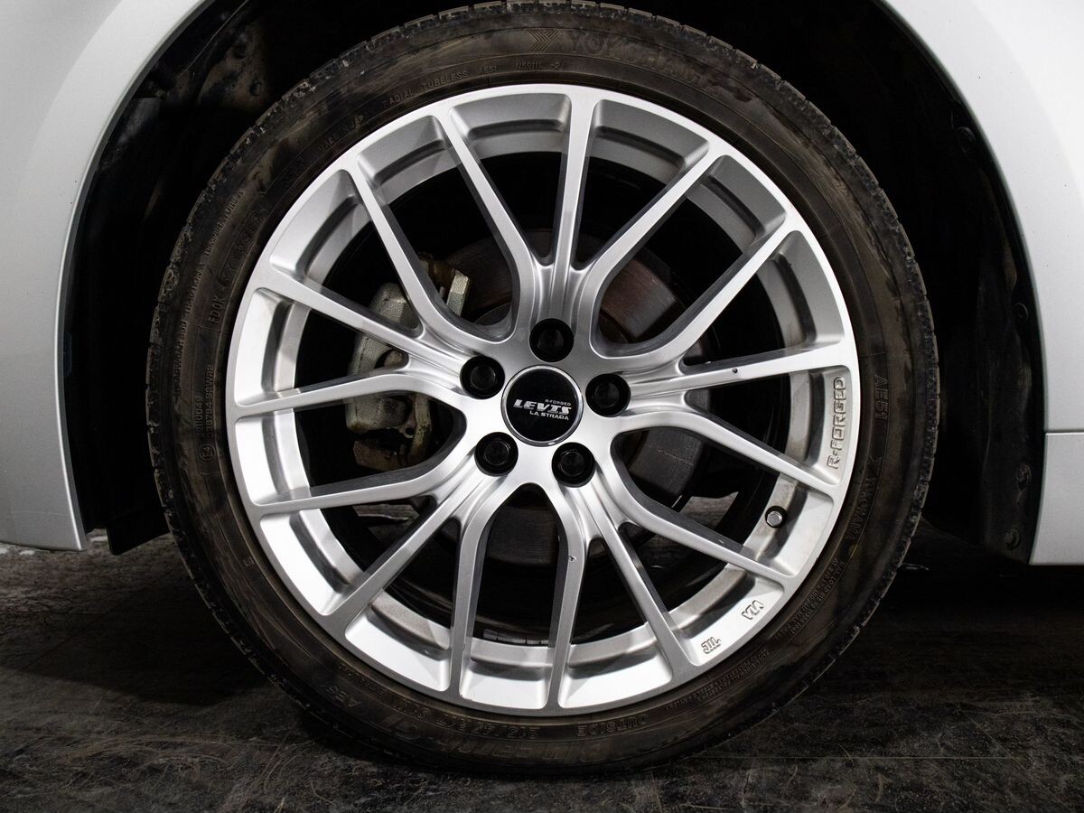 Toyota Corolla 2019 - фото автомобиля