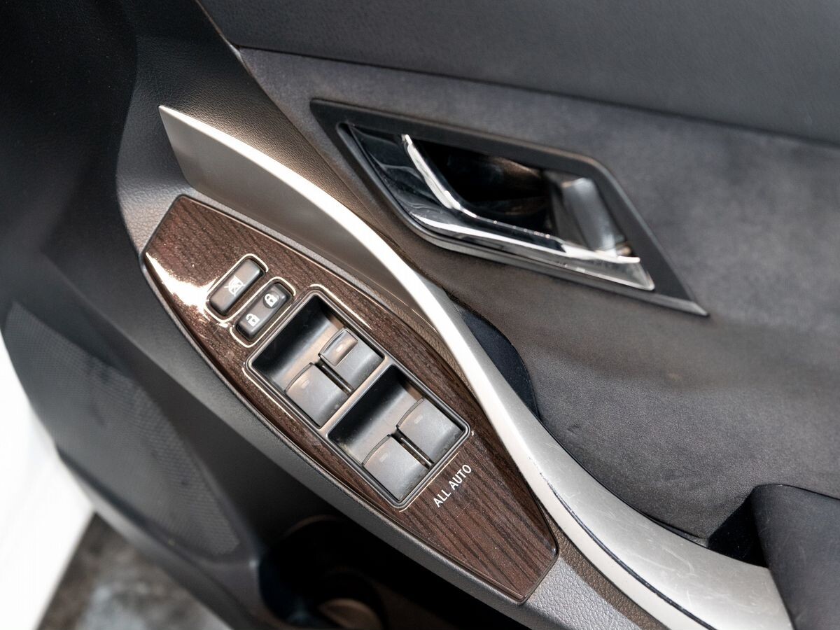 Toyota Premio 2019 - фото автомобиля