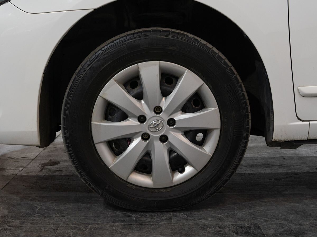 Toyota Premio 2019 - фото автомобиля