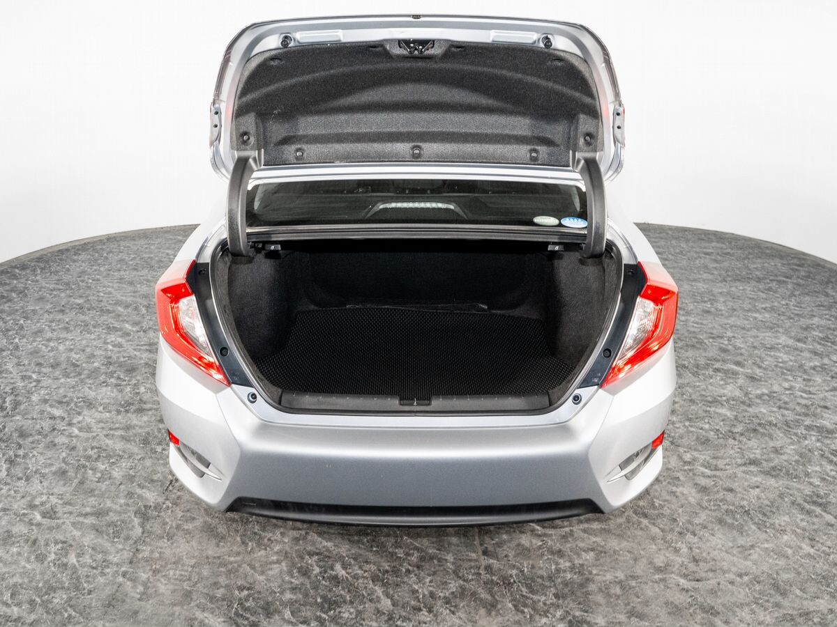 Honda Civic 2018 - фото автомобиля