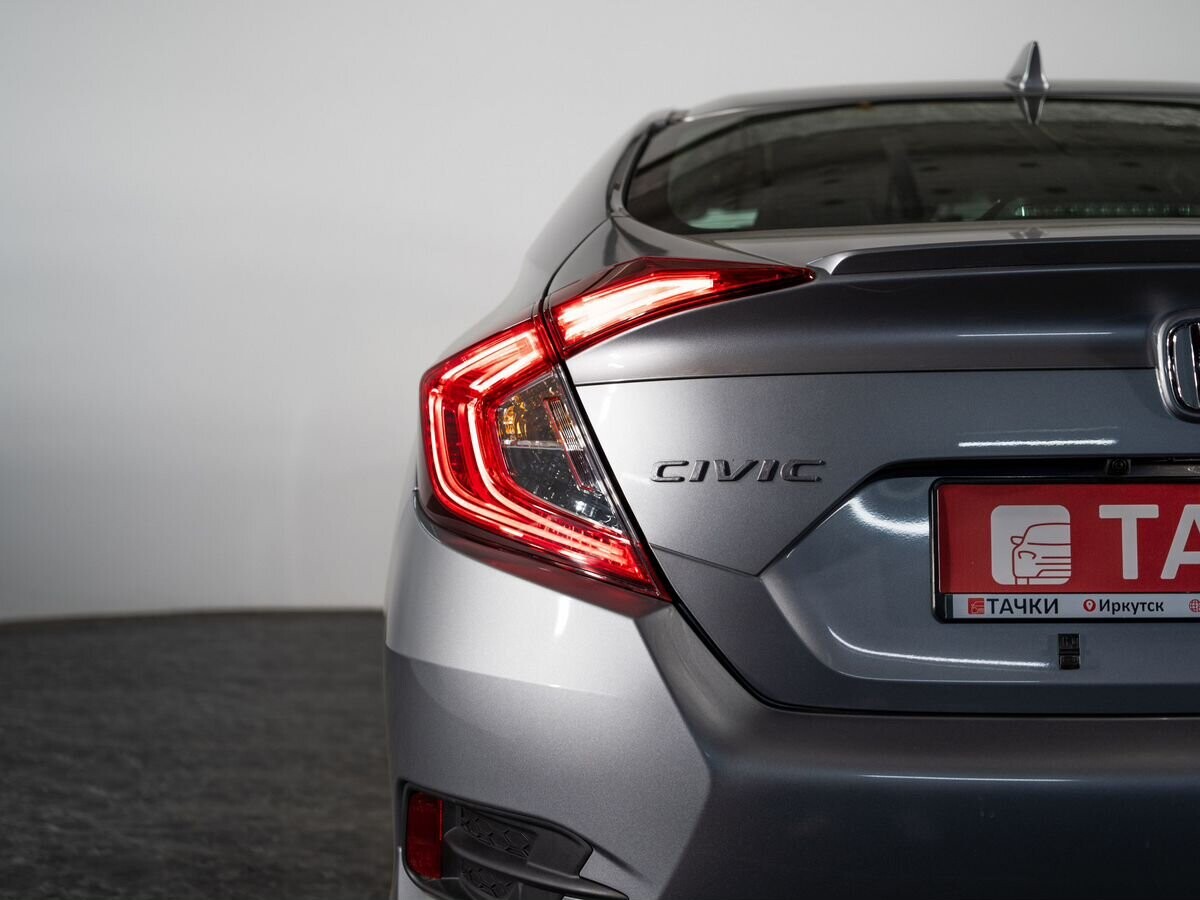 Honda Civic 2018 - фото автомобиля