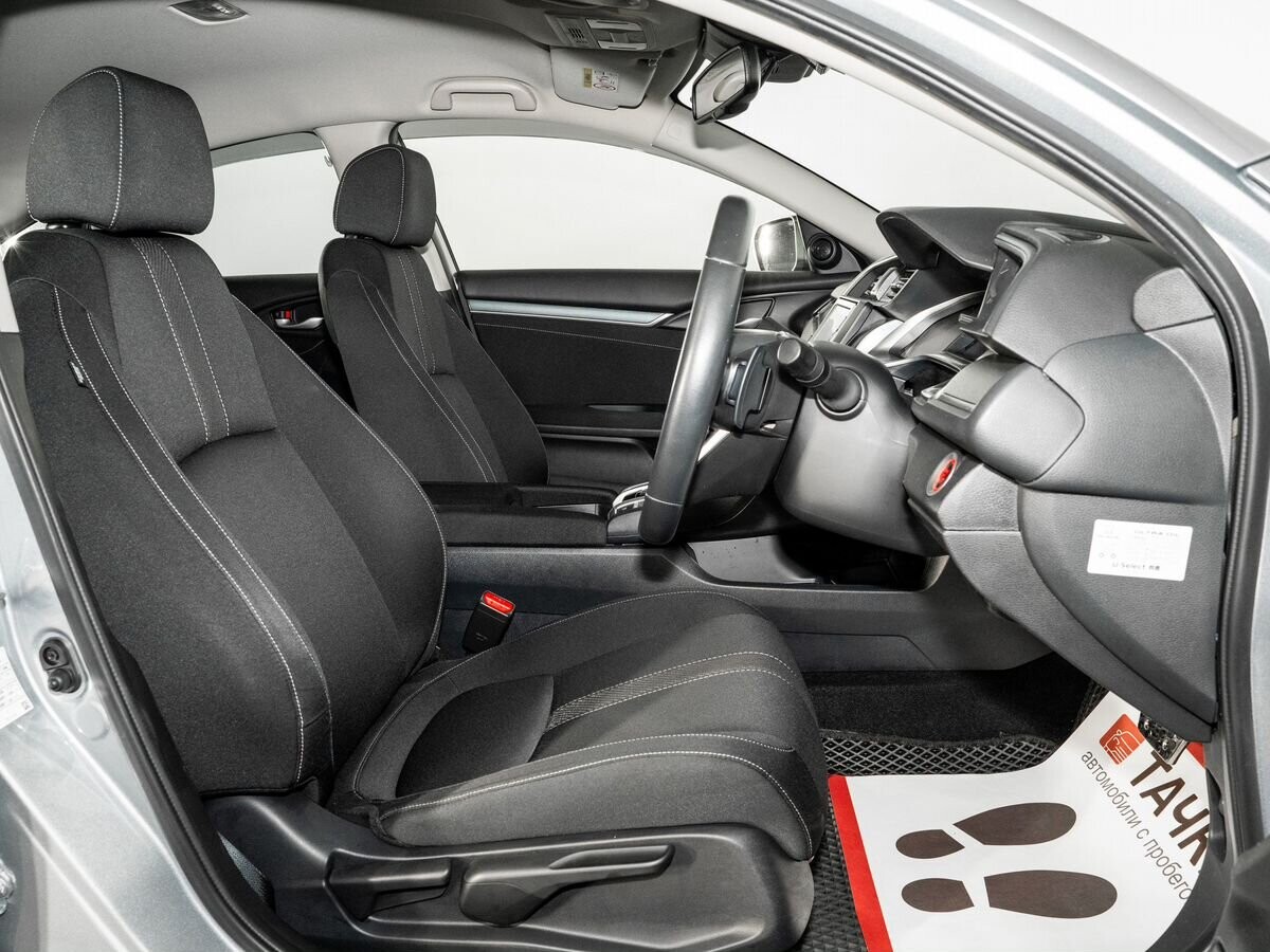 Honda Civic 2018 - фото автомобиля