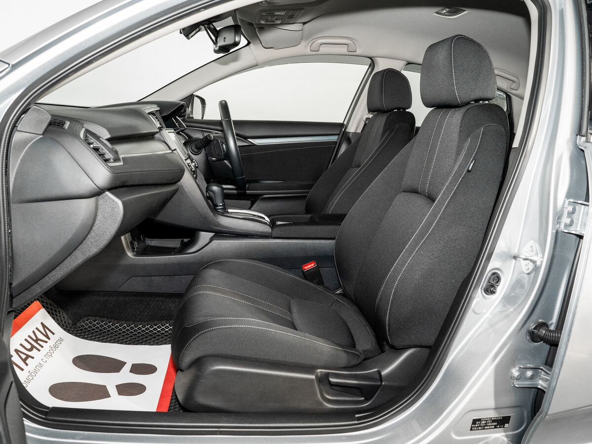 Honda Civic 2018 - фото автомобиля