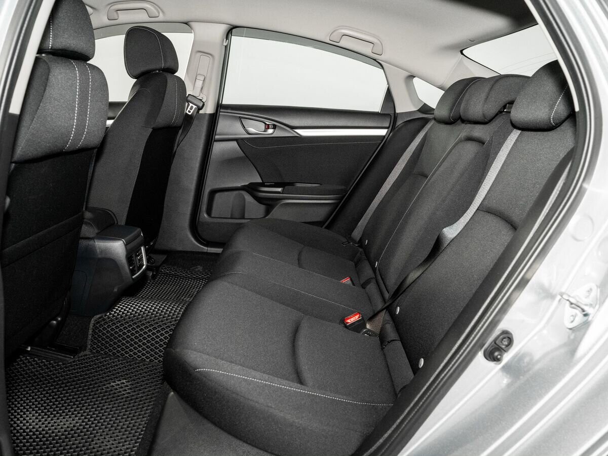 Honda Civic 2018 - фото автомобиля