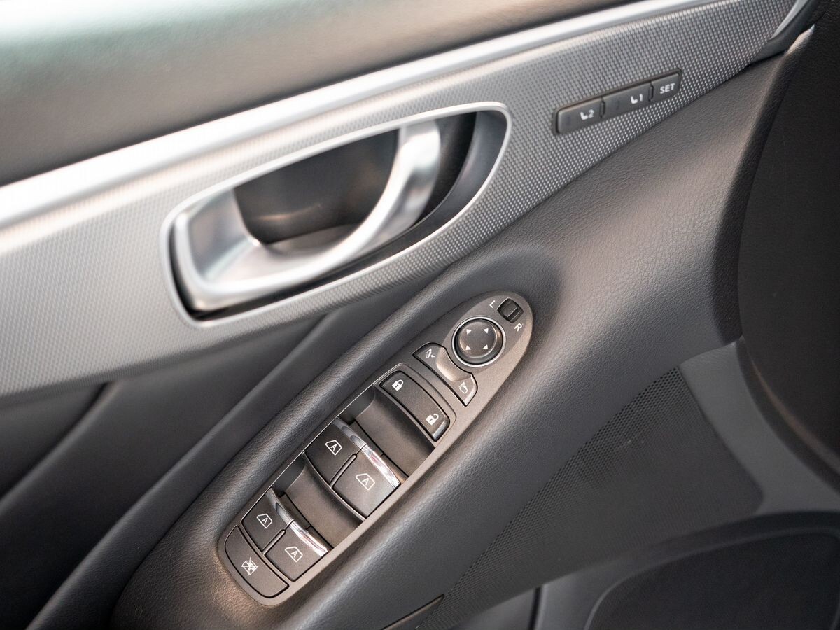 Infiniti Q50 2014 - фото автомобиля