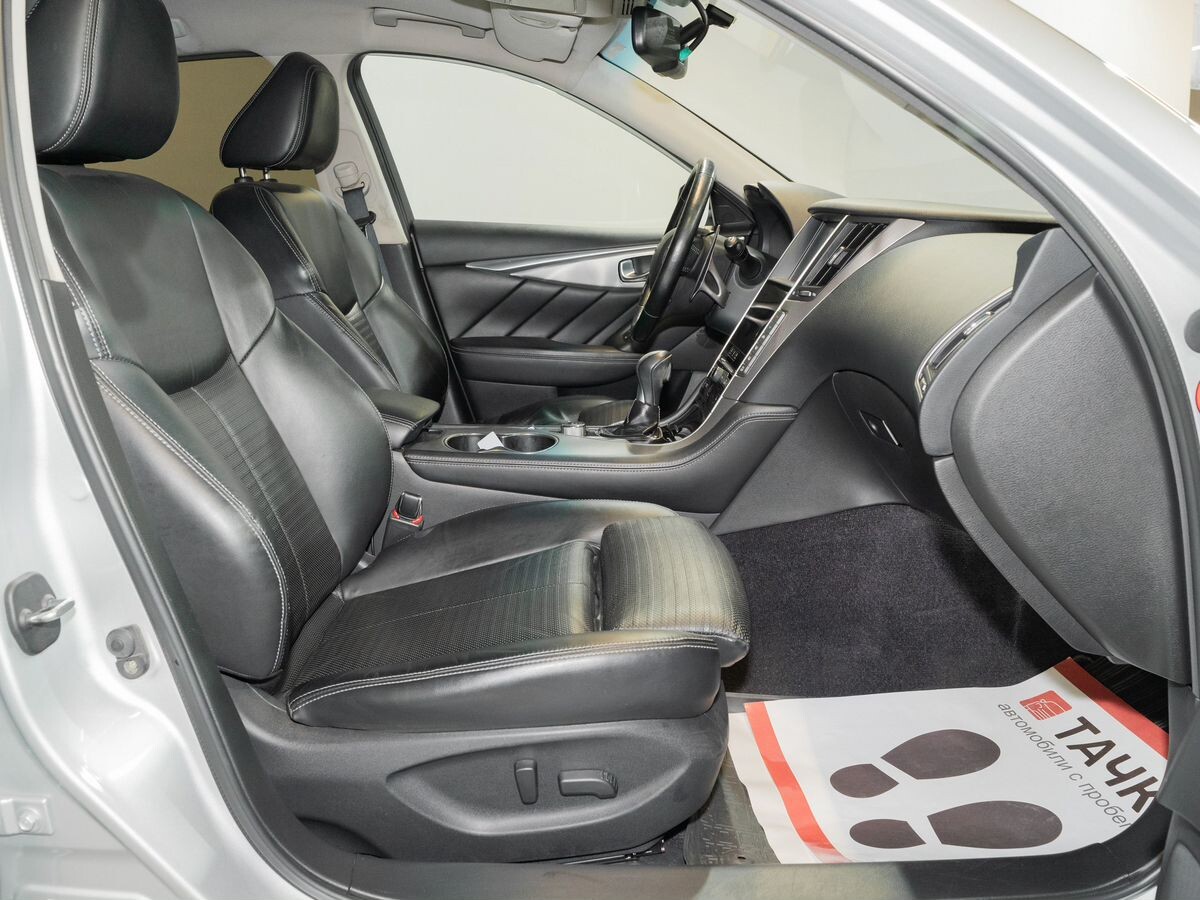 Infiniti Q50 2014 - фото автомобиля