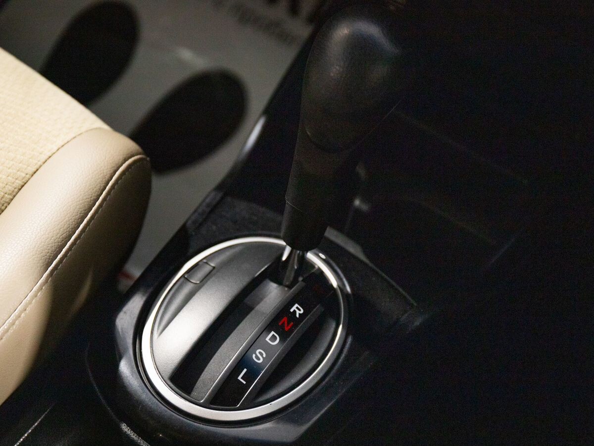 Honda Fit Shuttle 2012 - фото автомобиля