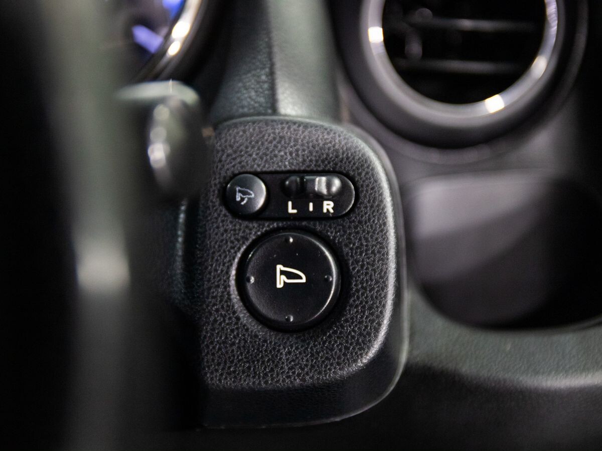 Honda Fit Shuttle 2012 - фото автомобиля