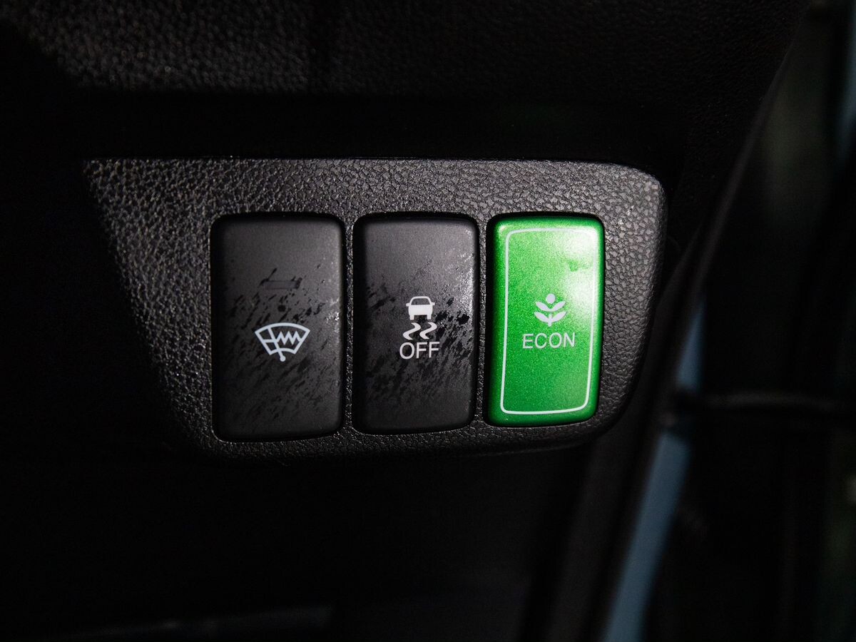 Honda Fit Shuttle 2012 - фото автомобиля