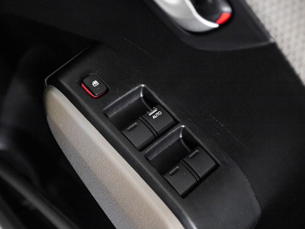 Honda Fit Shuttle 2012 - фото автомобиля