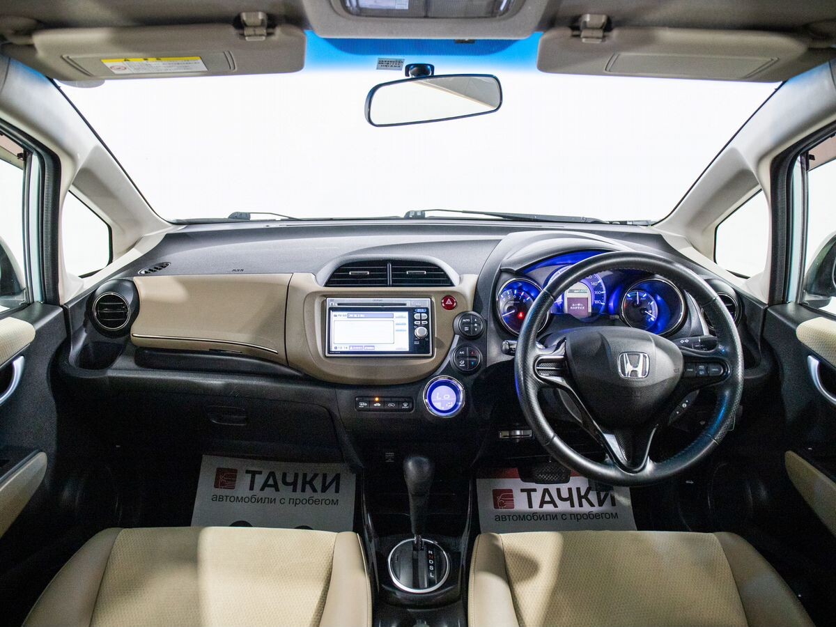 Honda Fit Shuttle 2012 - фото автомобиля