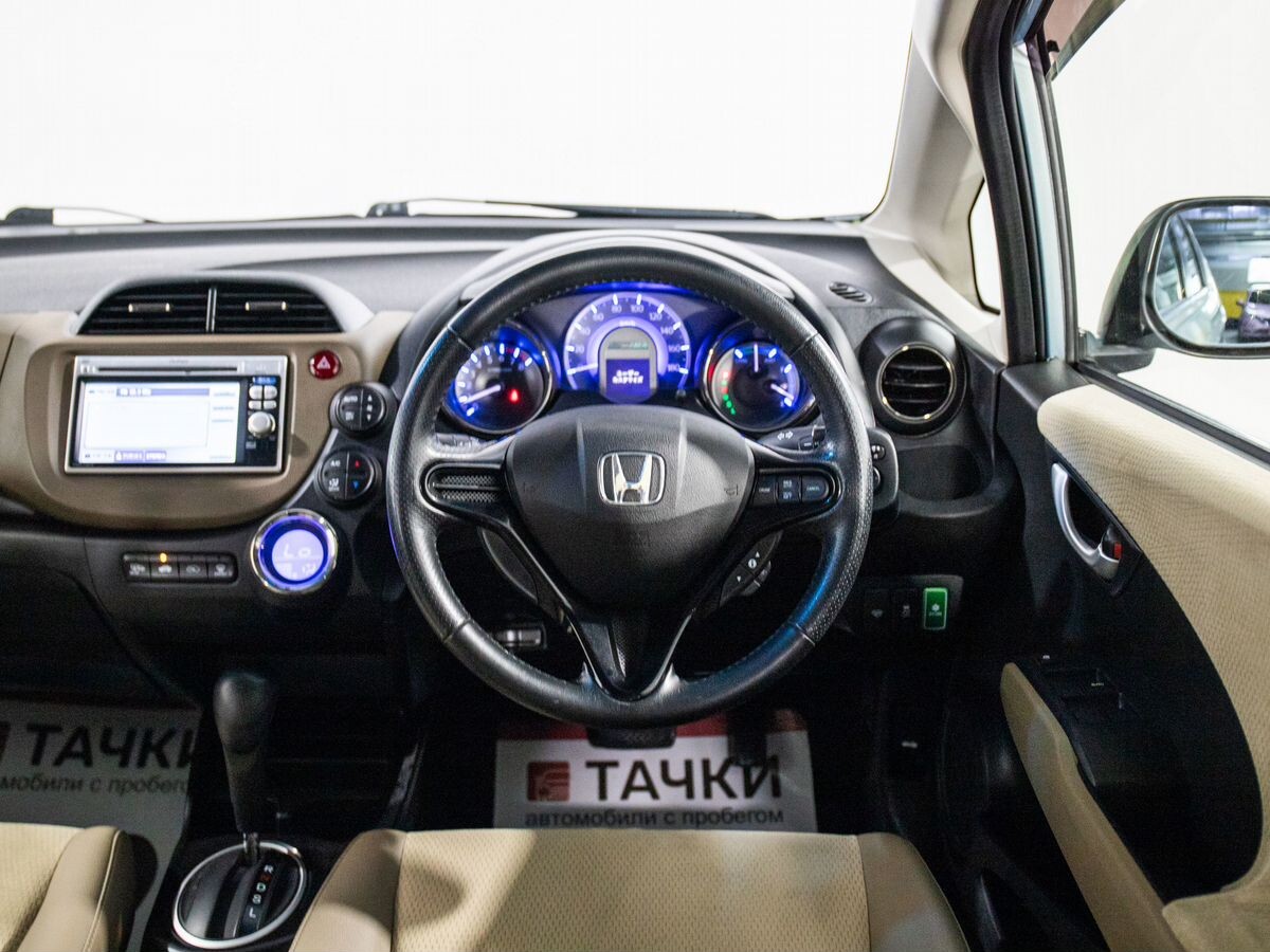 Honda Fit Shuttle 2012 - фото автомобиля