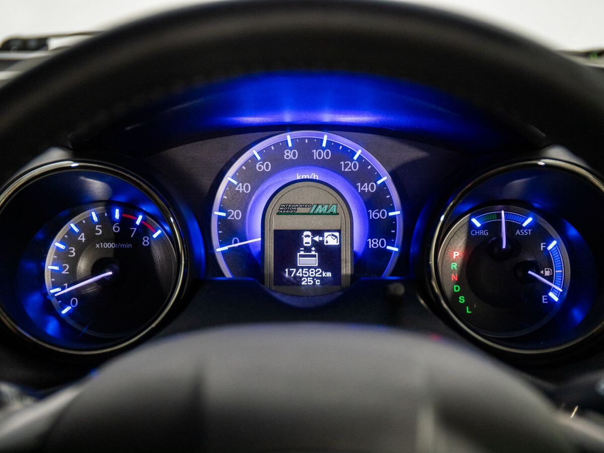 Honda Fit Shuttle 2012 - фото автомобиля