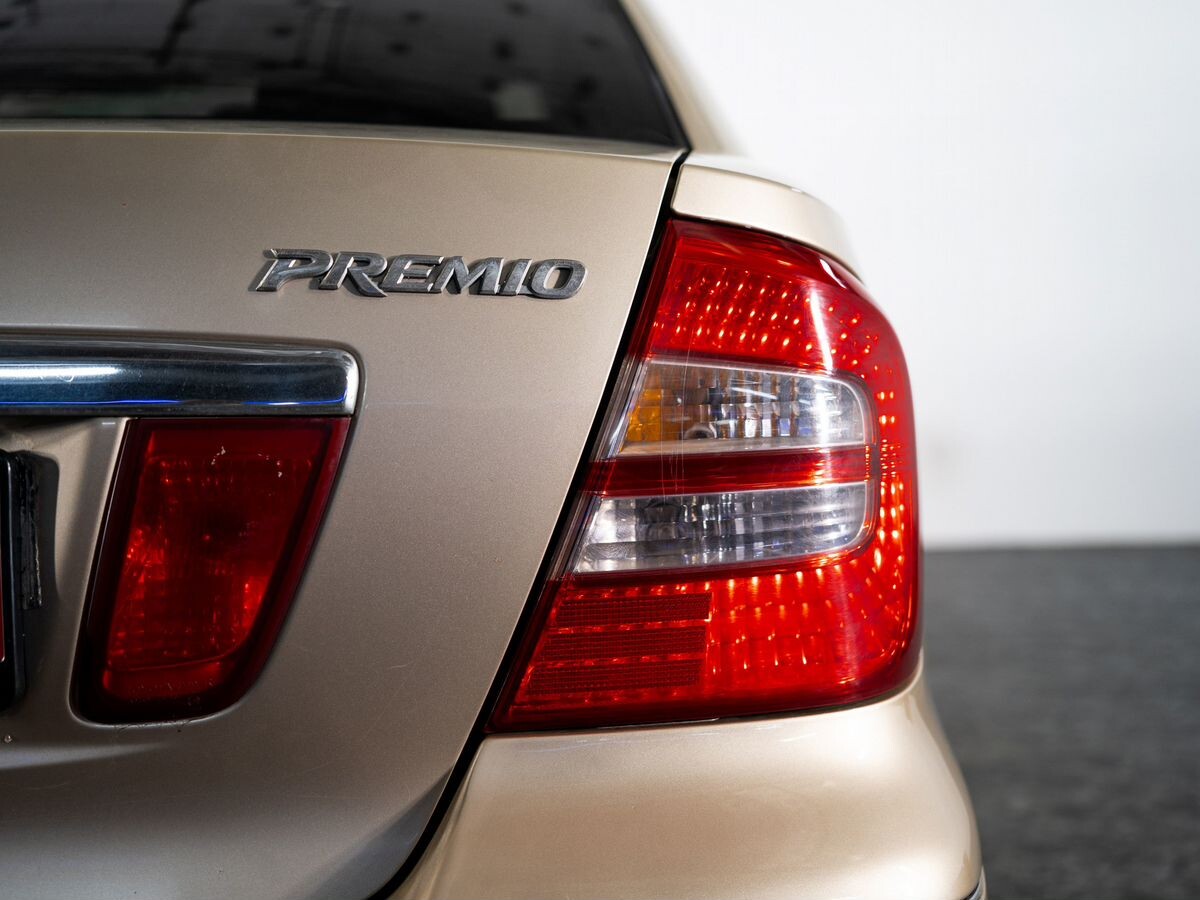 Toyota Premio 2005 - фото автомобиля