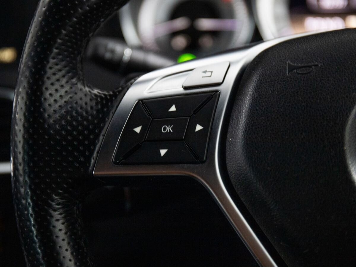 Mercedes-Benz C-Класс 2011 - фото автомобиля