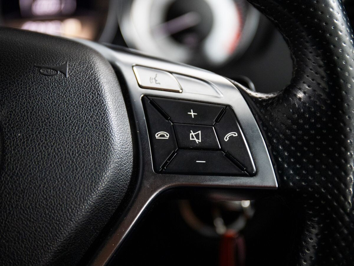 Mercedes-Benz C-Класс 2011 - фото автомобиля