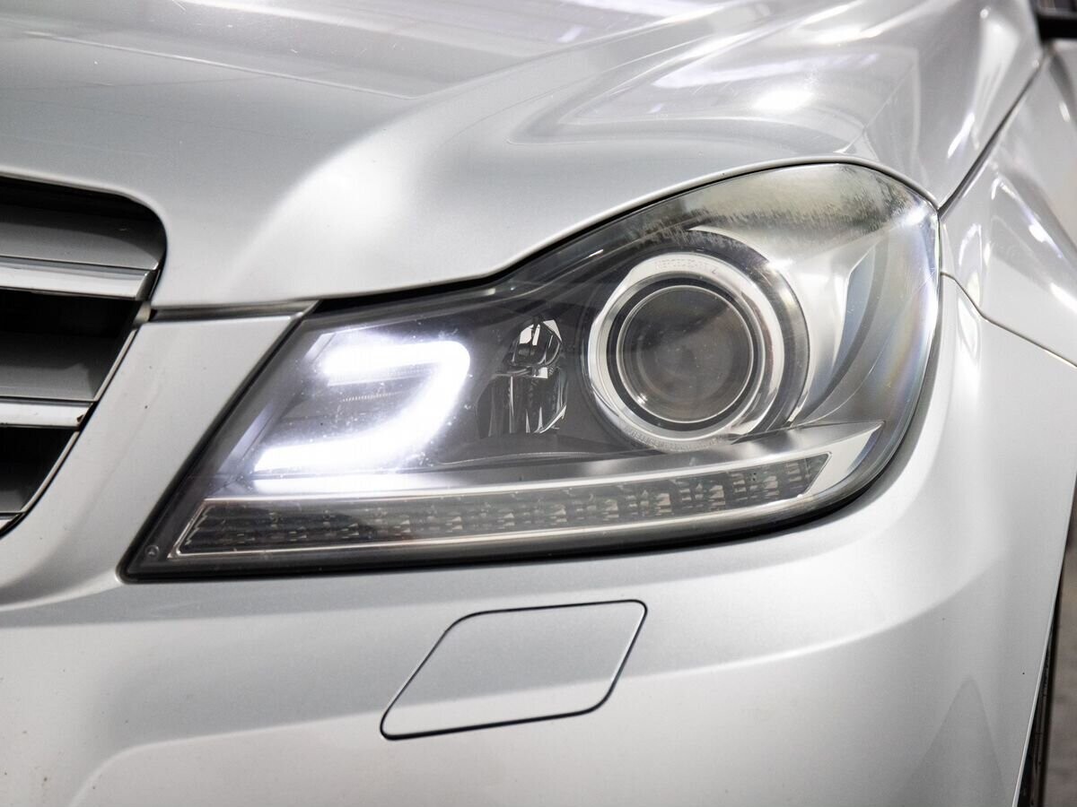 Mercedes-Benz C-Класс 2011 - фото автомобиля