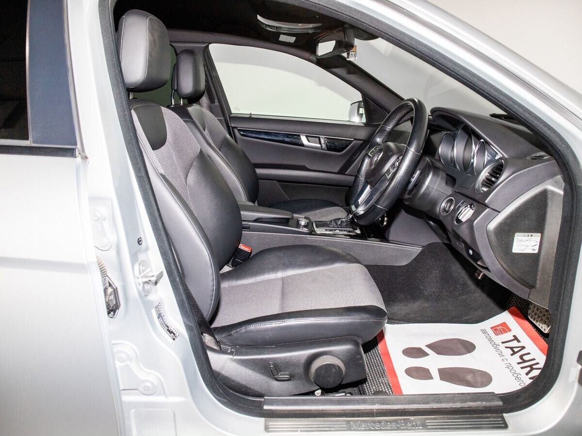 Mercedes-Benz C-Класс 2011 - фото автомобиля