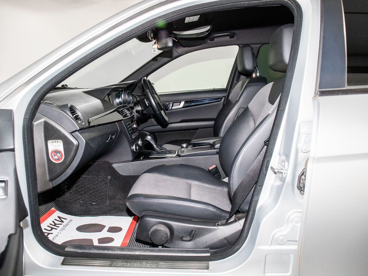 Mercedes-Benz C-Класс 2011 - фото автомобиля