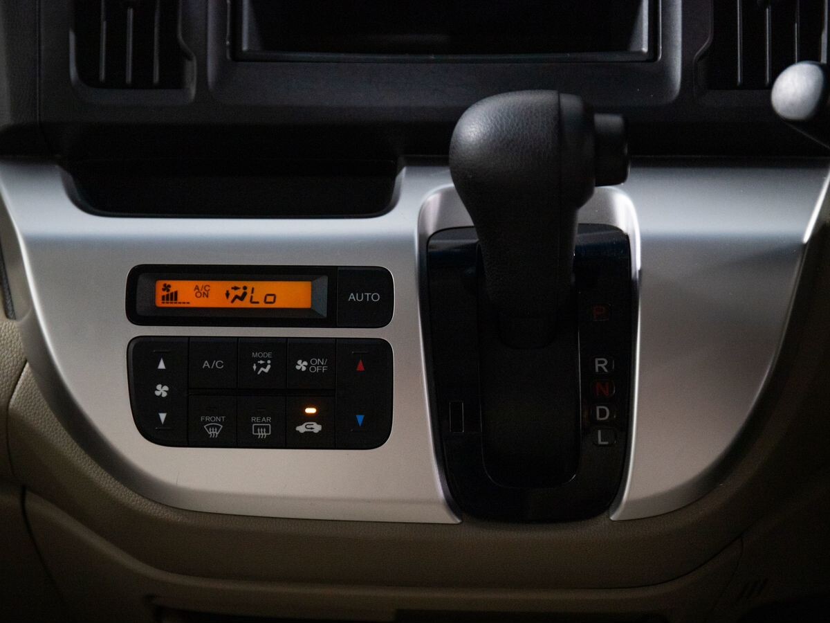 Honda N-WGN 2018 - фото автомобиля