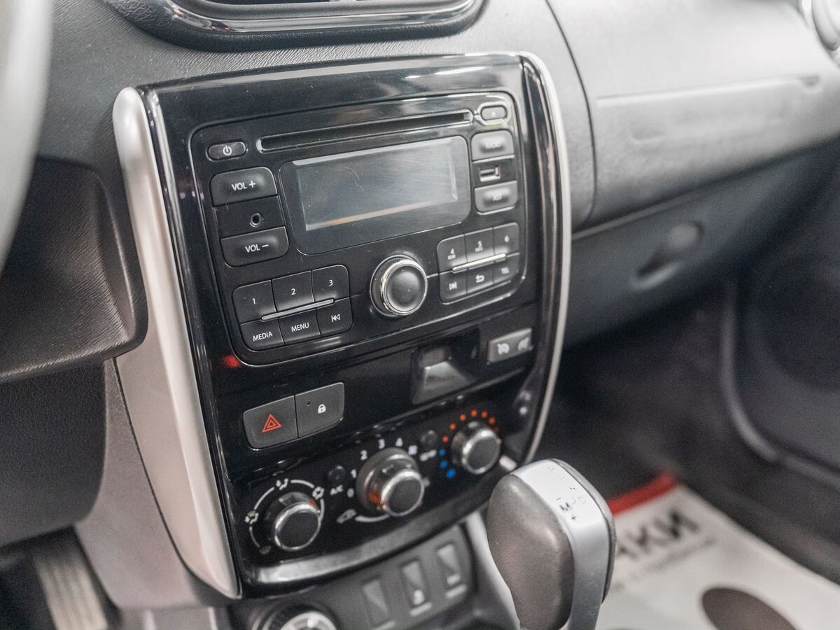 Nissan Terrano 2017 - фото автомобиля