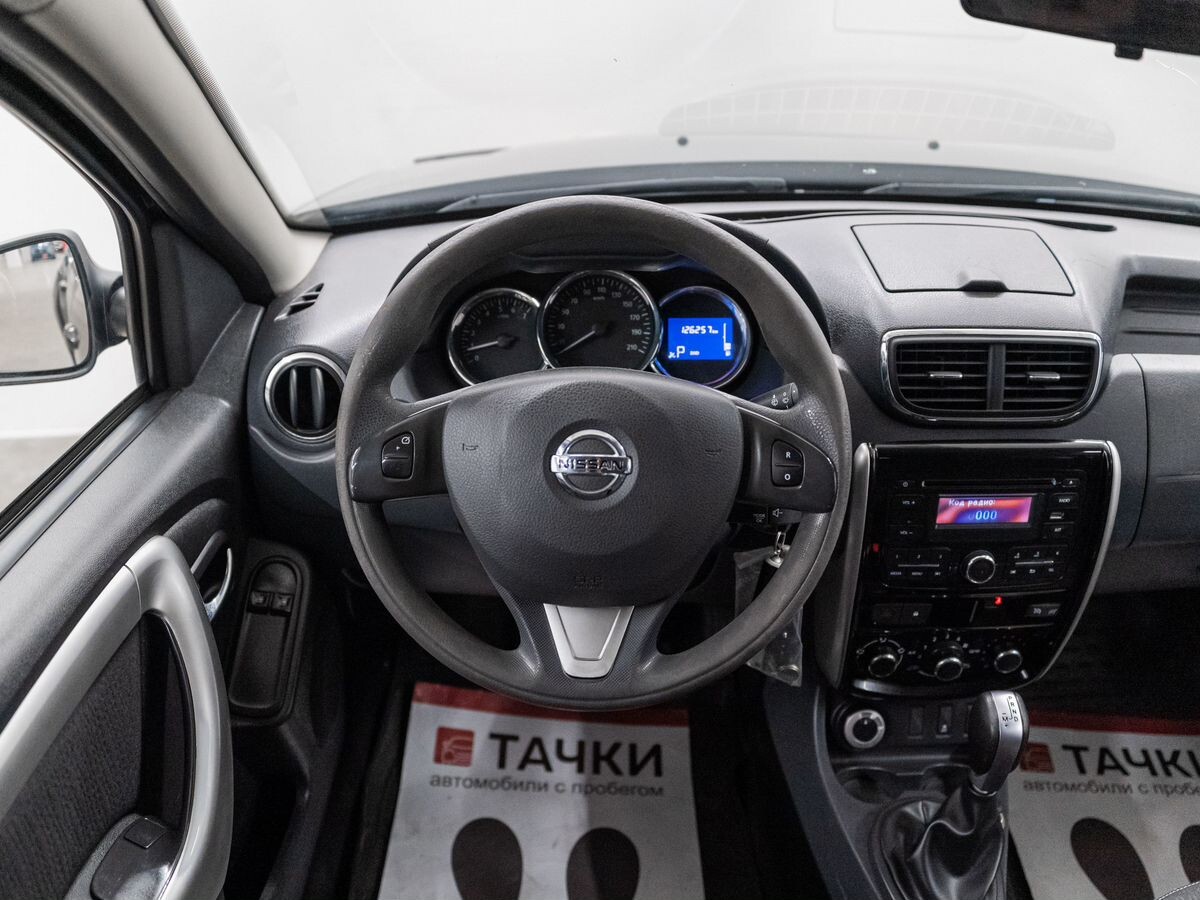 Nissan Terrano 2017 - фото автомобиля