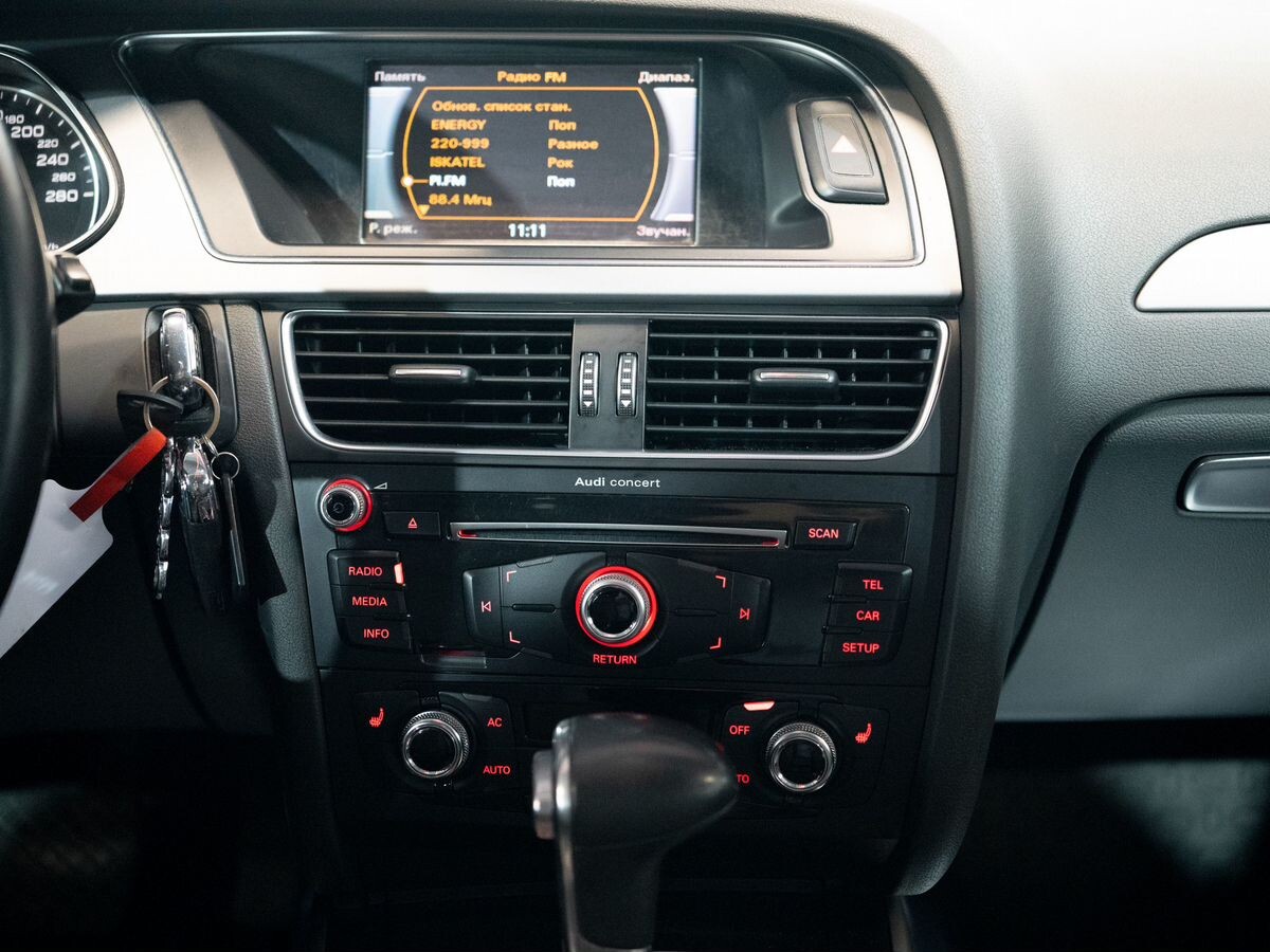 Audi A4 2012 - фото автомобиля