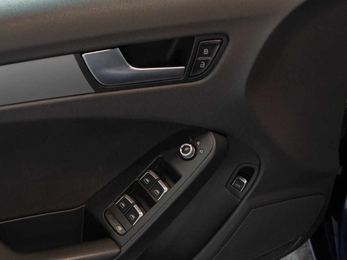 Audi A4 2012 - фото автомобиля