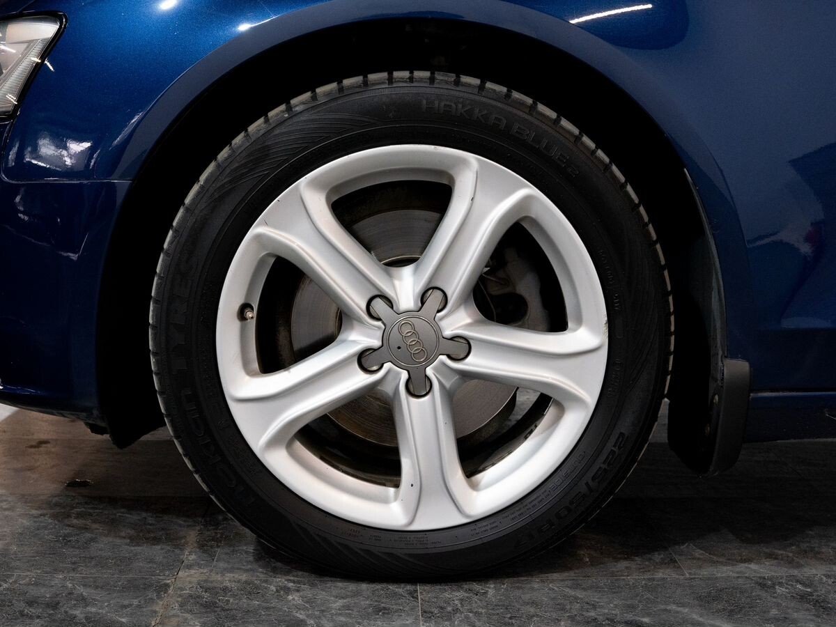 Audi A4 2012 - фото автомобиля