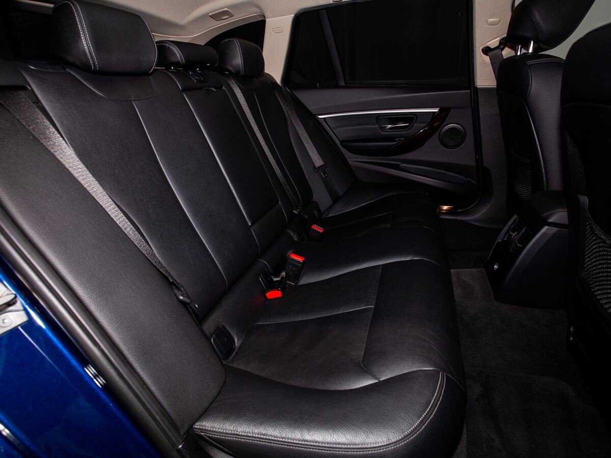 BMW 3 серии 2017 - фото автомобиля