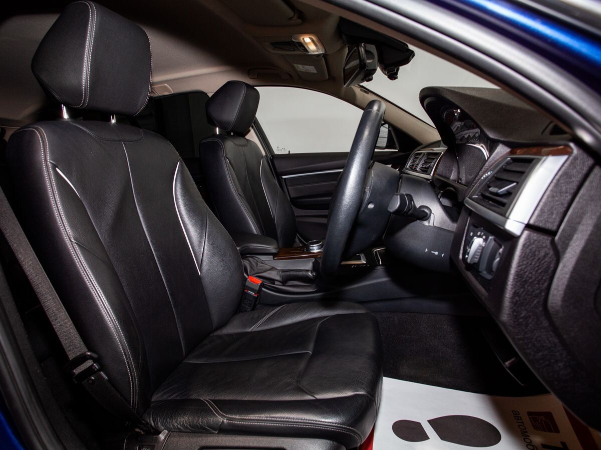 BMW 3 серии 2017 - фото автомобиля