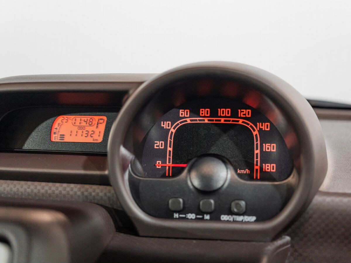 Toyota Spade 2012 - фото автомобиля