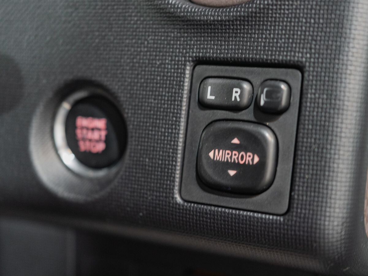 Toyota Spade 2012 - фото автомобиля