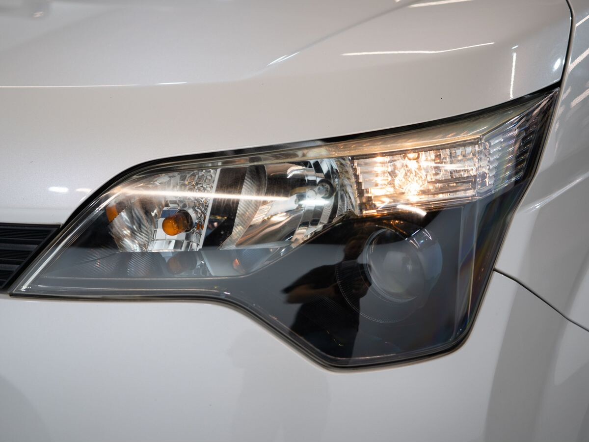 Toyota Spade 2012 - фото автомобиля